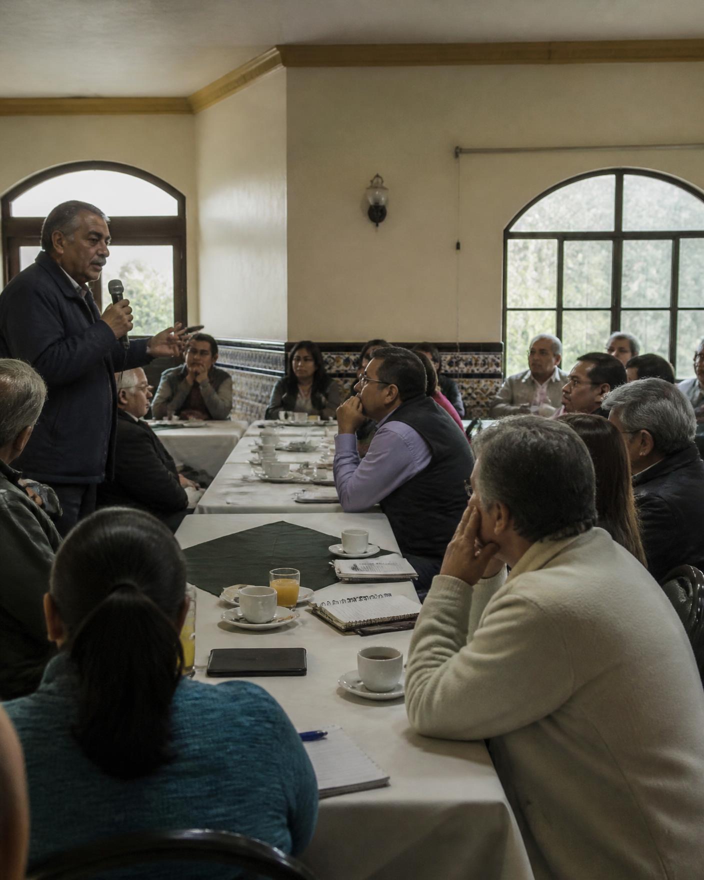 Sesión semanal del Grupo Madrugadores de Ensenada